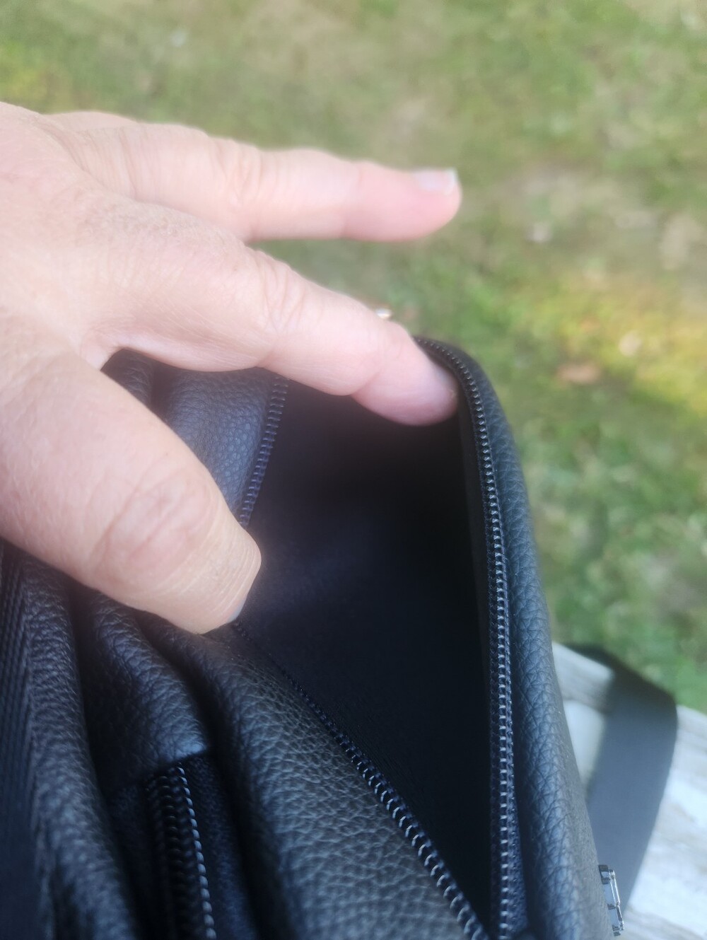 Pierre Cardin Black Leather Crossbody Bag for Messenger Men Nwt - Picture 9 of 12